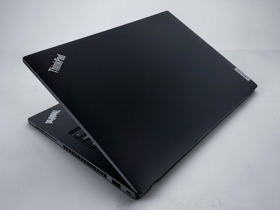 Lenovo ThinkPad T14 Gen 3 14" WUXGA Touch AMD Ryzen™ 5 PRO 6650U 32GB RAM 512GB SSD AMD Radeon 660M