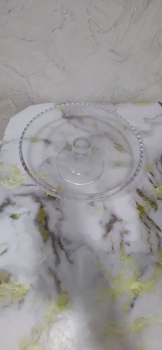 Тортница,салатницы,чайники