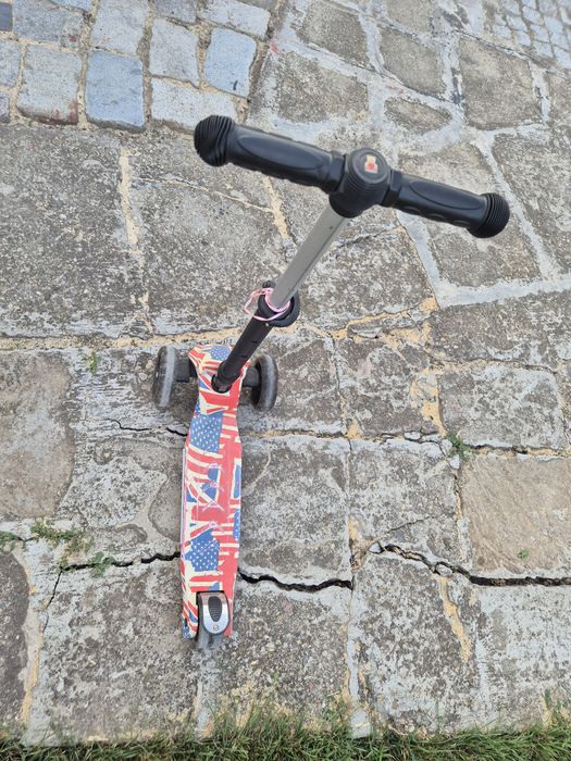 Светещ музикален скутер за дете happy bear