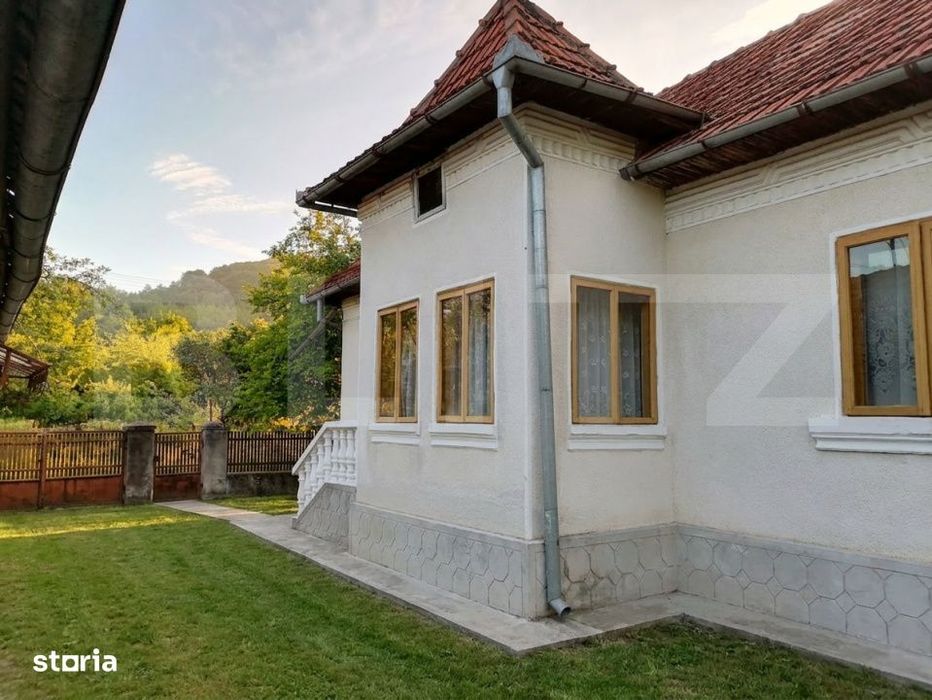 Oaza de Liniste pe Valea Dambovitei – Casa cu Doua Corpuri si Acces