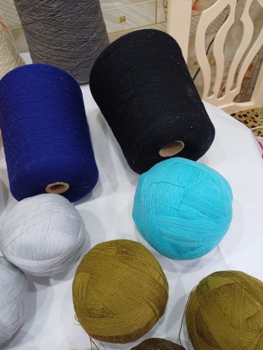 Продам пряжу разных цветов.