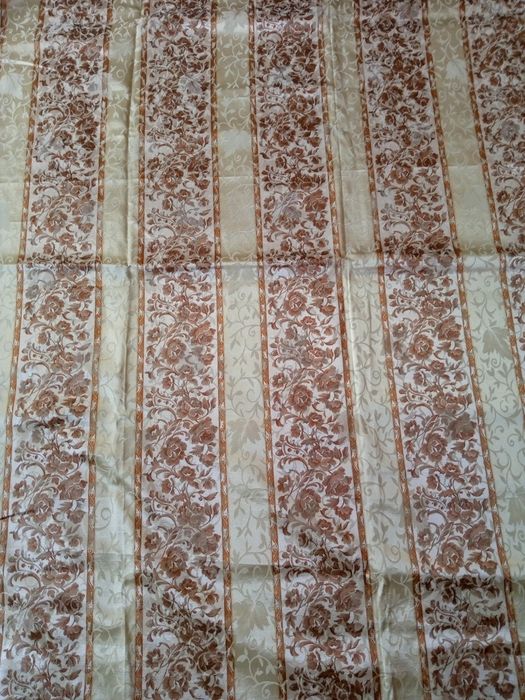 Шторы новые продам.