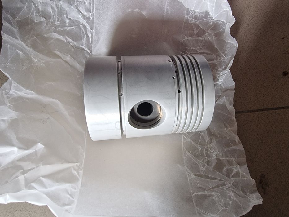 Set motor tractor fiat 615 Someca preț 6000 lei import Italia se poate