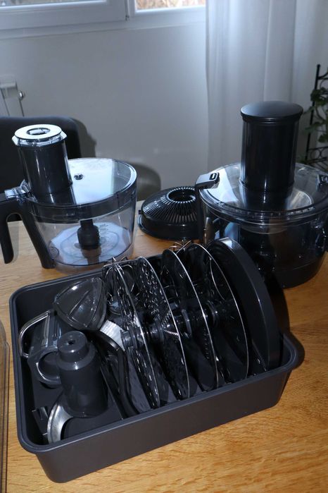 Кухненски робот Philips HR778