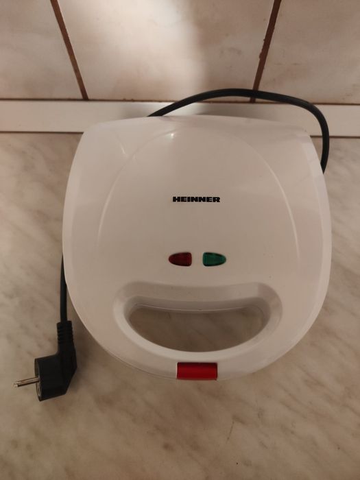 Vând sandwich maker