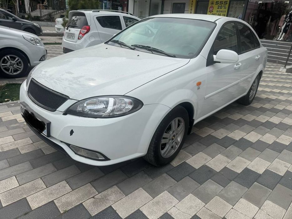 Lasetti 2010 mexanika jentra qilingan haydashga tayyor