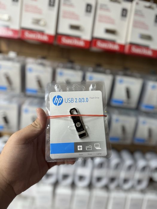 8 gb fleshkalar bu boshqach zor sifat 7 yil garantyas bor hammas 8 gb