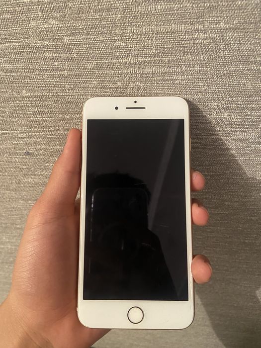 Продам айфон 8+ идеал