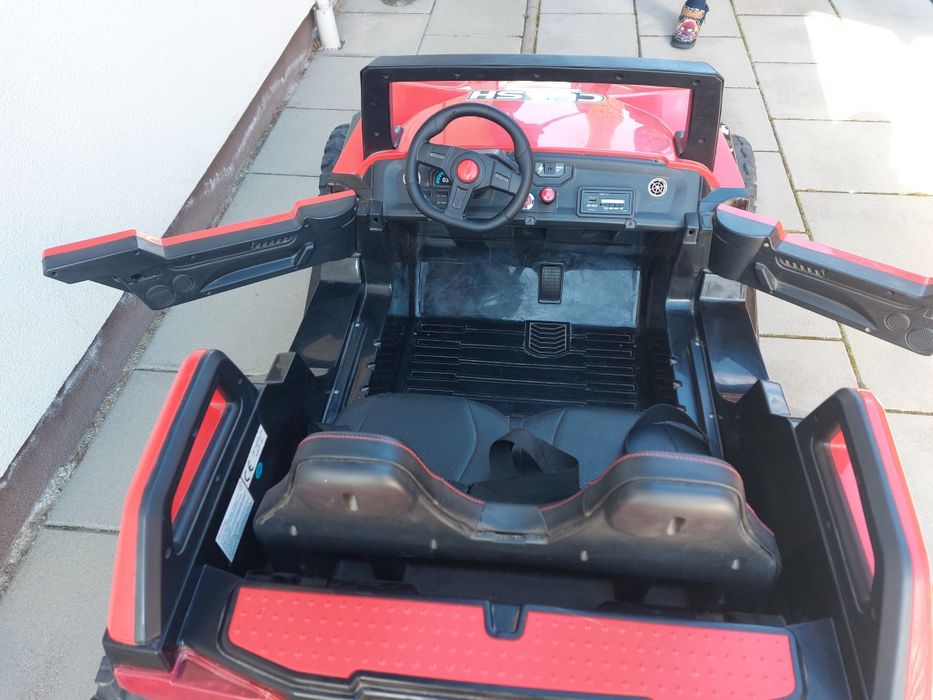 Masinuta electrica 3-8 ani   2 persoane 4x4