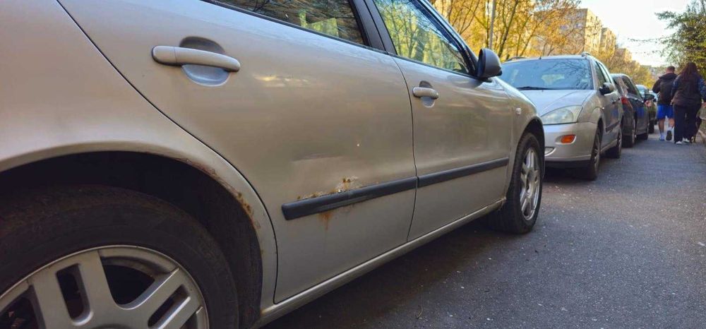 Vand Seat Leon 1M 2002 1.6 16v 105 CP + Kit Fr Complet, jante R17 OEM, 2 usi, 2 aripi, un prag dreapta (Mai multe detalii in descriere)