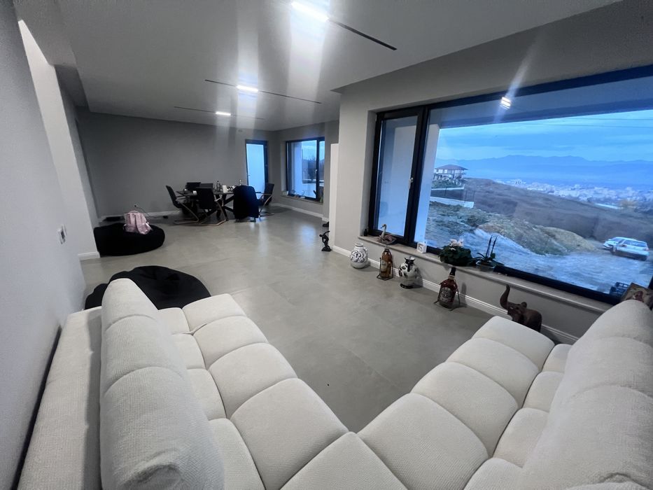 Casa nou construita de vanzare, proprietate premium, utilata/mobilata