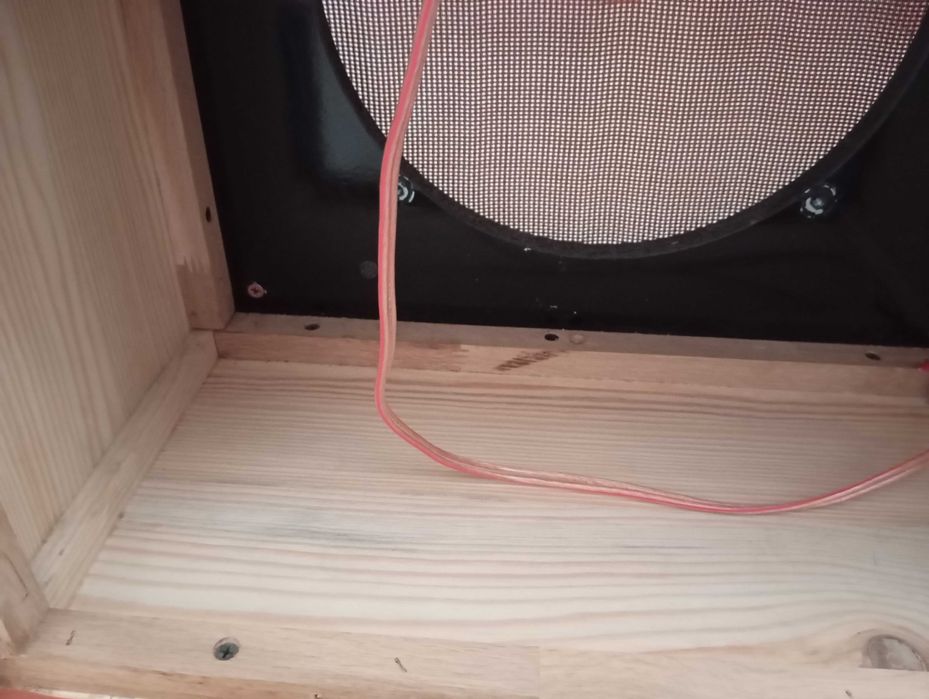 Cabinet chitara difuzor 1x12 (molid, fag)