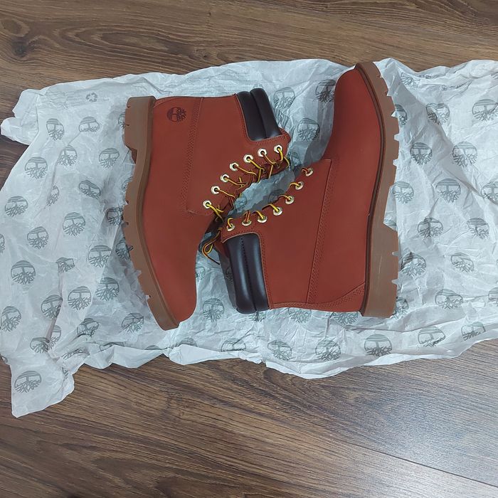 Vând bocanci noi Timberland & HH