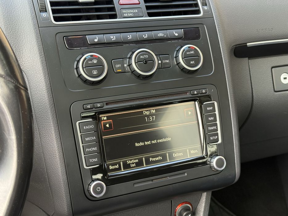 VÂND Volkswagen Touran 2015 170cp