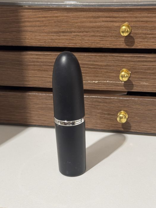 Mac червило creme cup