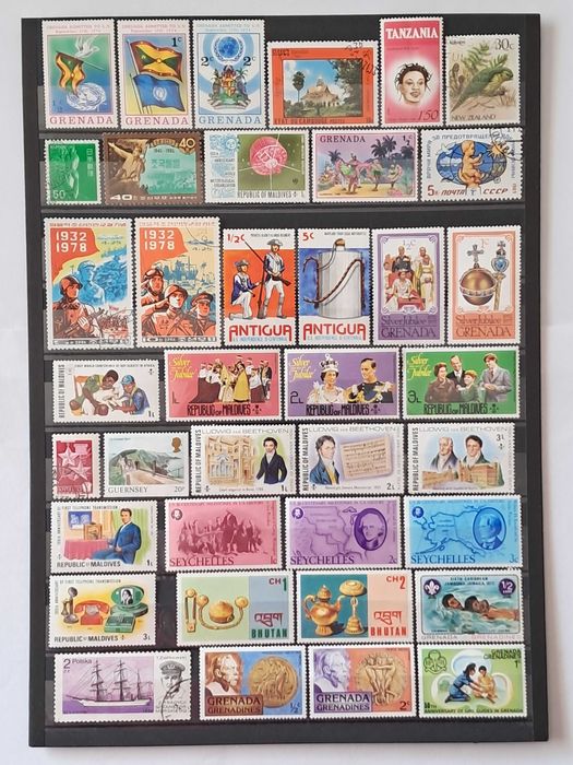 Продавам пощенски марки - четиристотин петдесет и седем броя.