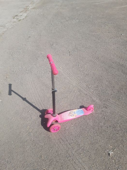 Продам детский самокат для девочки