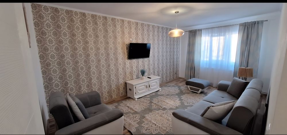 Se vinde - Apartament 3 camere