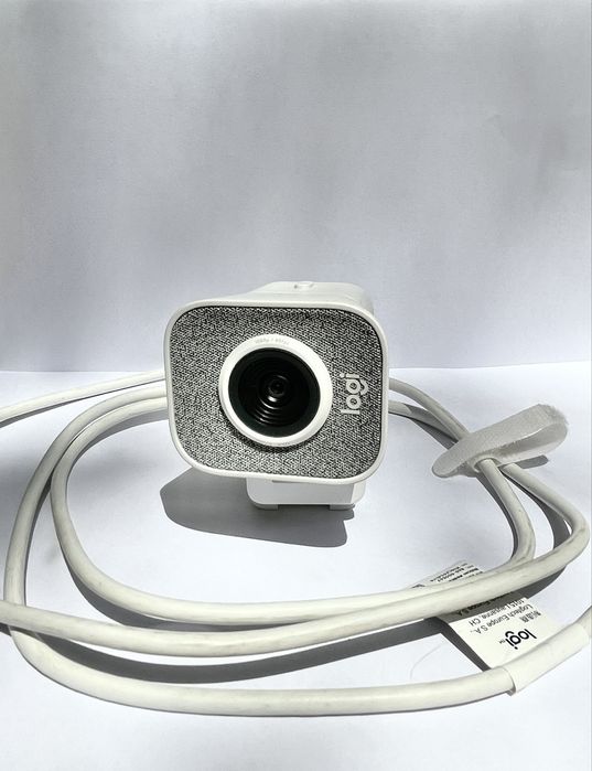 Web камера Logitech StreamCam OffWhite + USBC към USB адаптер
