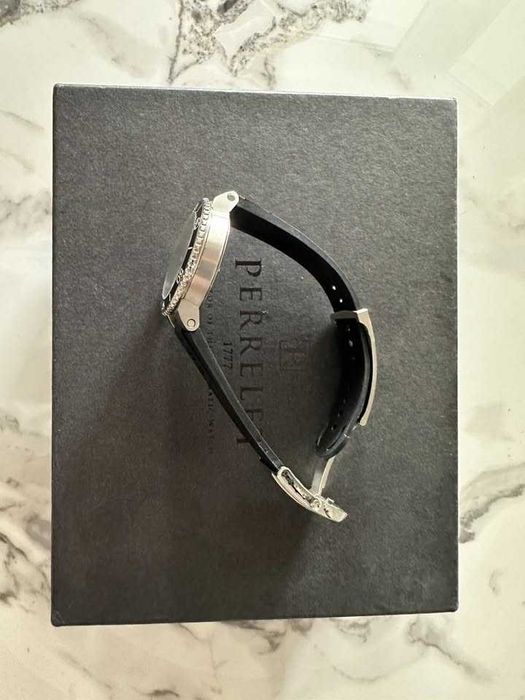 Часовник Oris Aquis