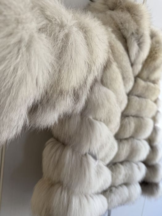 Бяло палто естествен косъм лисица