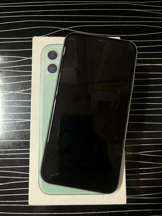 iPhone 11   64гб
