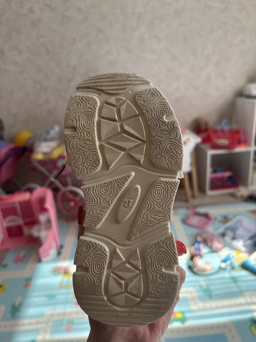 Кроссовки доя девочки