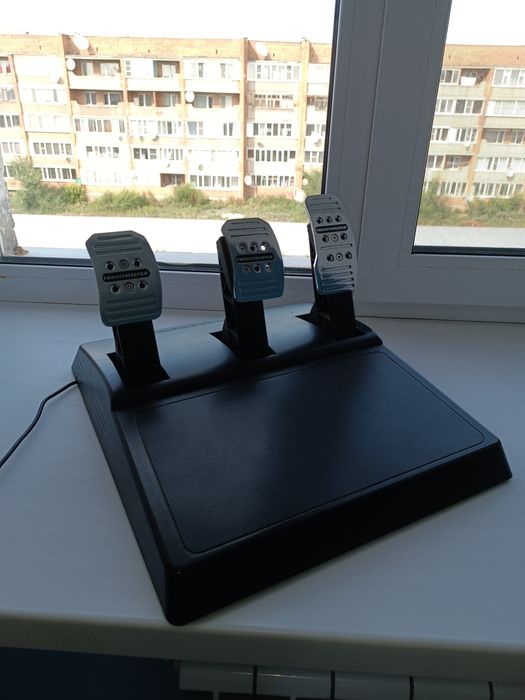 Игровой руль Trustmaster T150 Pro