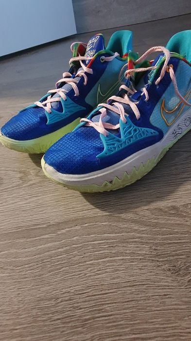 Kyrie 4 low dynasty