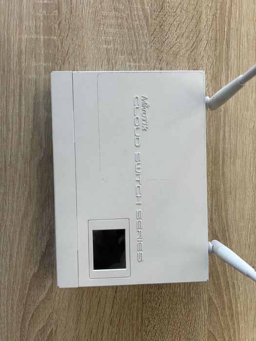 Switch/router Microtik CRS109-8G-15-2HnD-IN