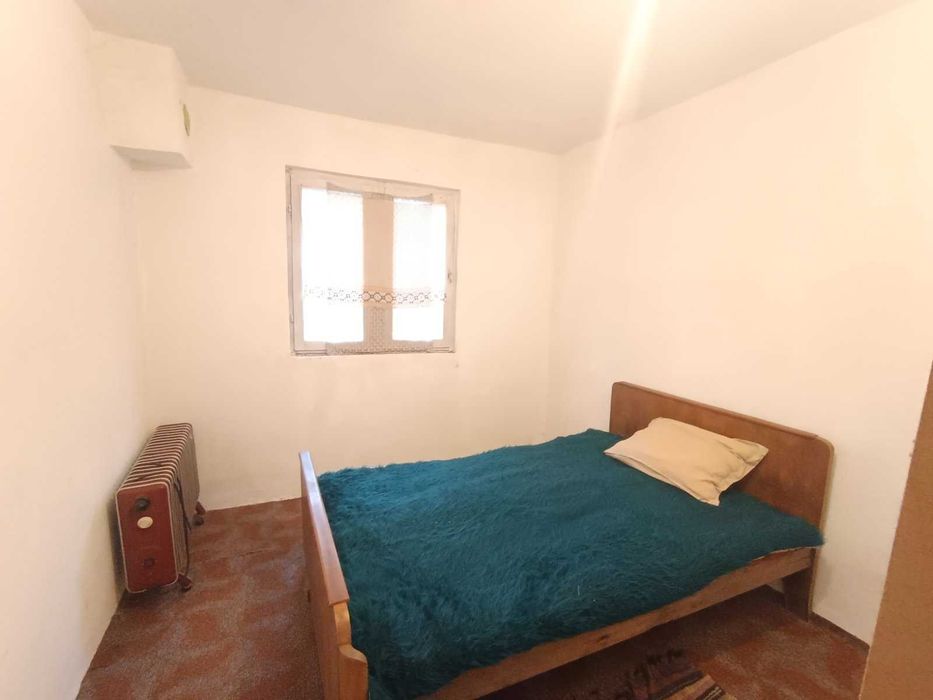 Къща за продажба в с. Габровци