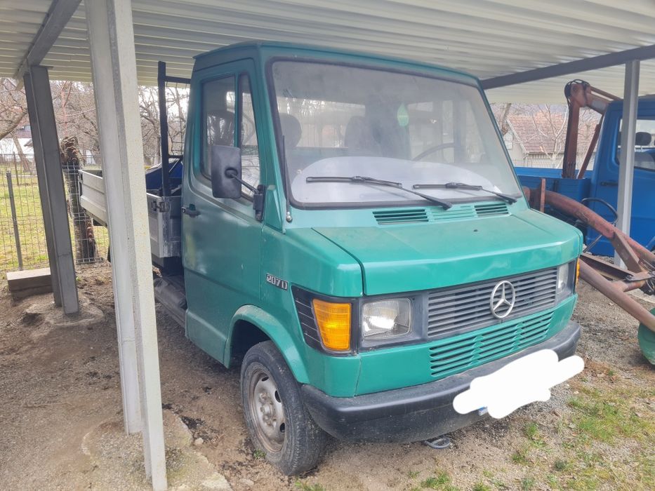 Vand camioneta Mercedes 207d