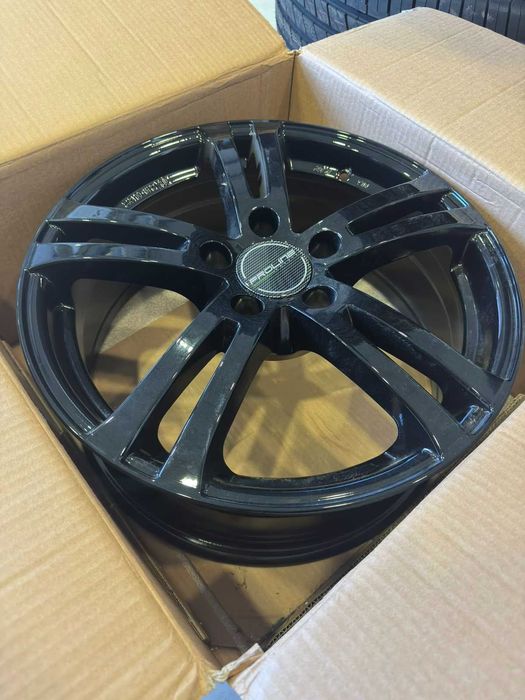 НОВИ Джанти ProLine BX700 J 7x 17' цола 5x114.30 ET40 Централен отвор 66.10мм / Цвят: Черен гланц