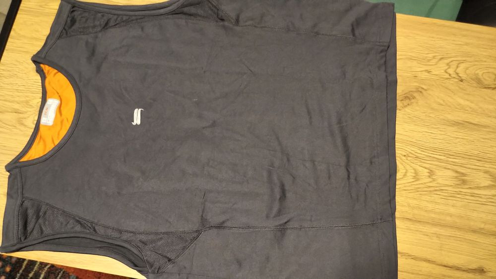 Tricouri sport femei