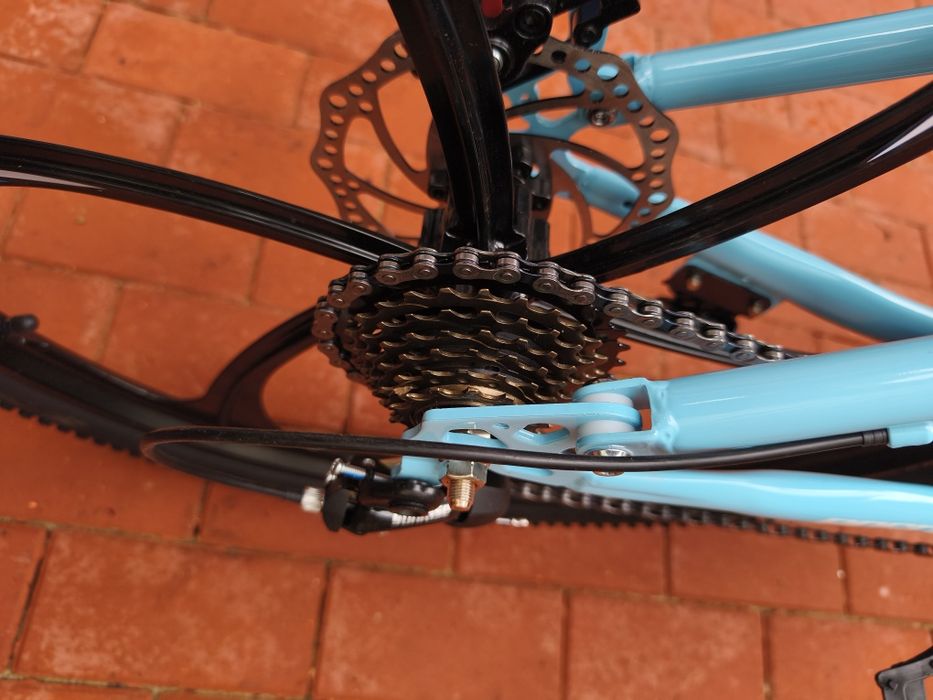 Bicicleta Nouă Cutie ,montain Bike 26 ,full suspensie, frâne disc, jante aluminiu,21 viteze
