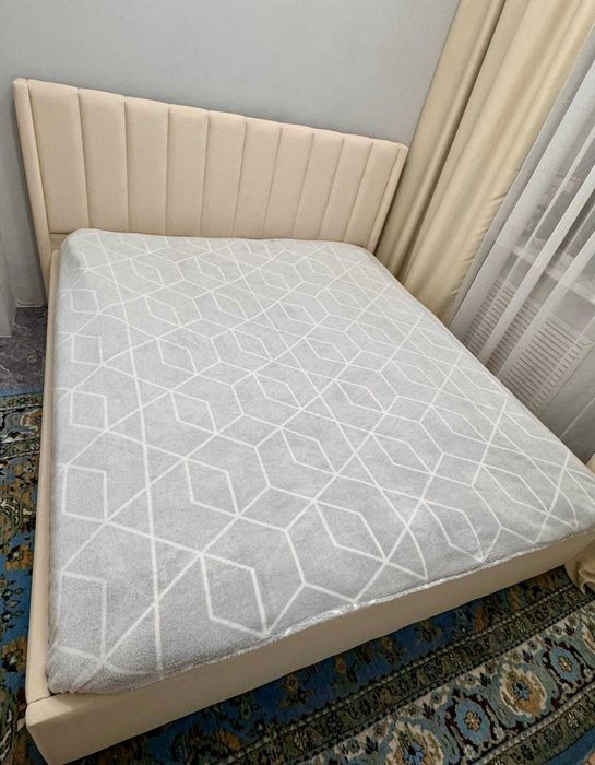 Продам спальную кровать! 180х210см