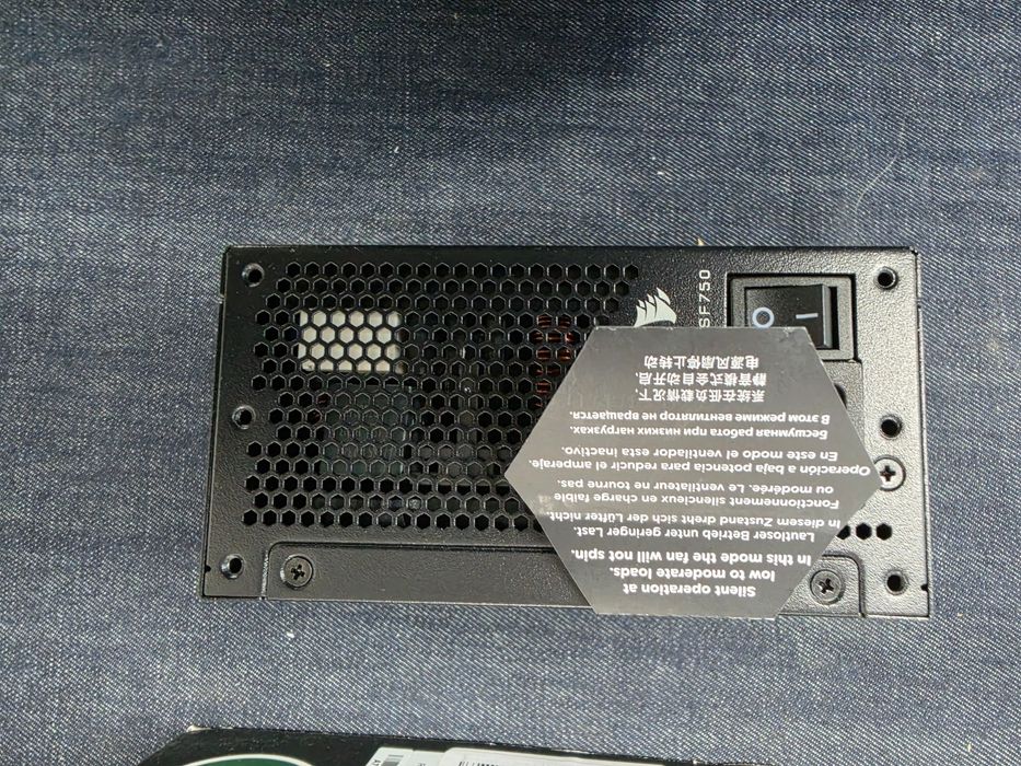 Corsair SF750 захранване SFX