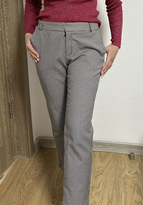 Pantaloni office M Stradivarius