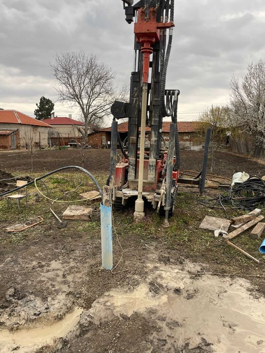 Сондажи за вода на всякакъв терен. Компактна машина и безплатен оглед