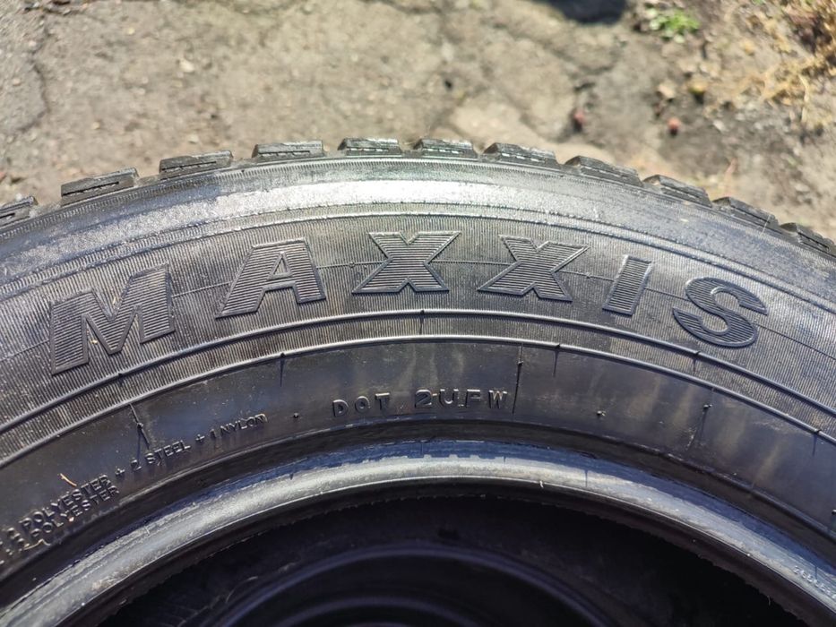 Продам б/у резину 265/65/17