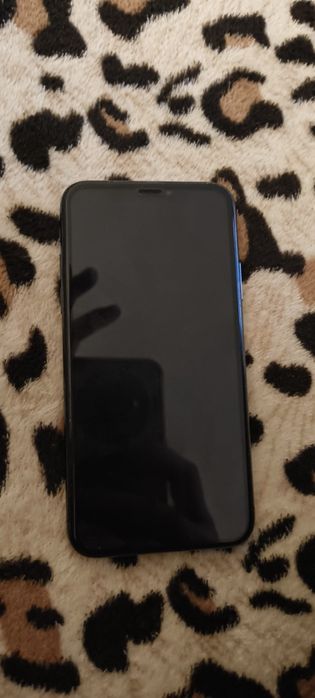 iPhone X 64 GB 85% baterie