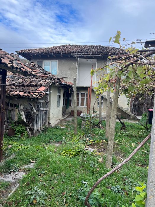 Продава се Къща в Варна, Цветен квартал - 183 кв.м за 59 €/кв.м - Снимка #2