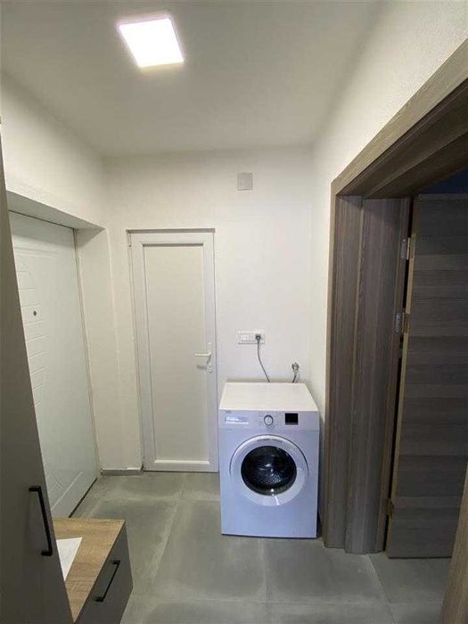 Дава се под наем Двустаен апартамент в Пловдив, Гагарин - 67 кв.м за 244.8 € - Снимка #2