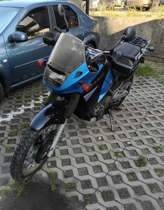 Vand motocicleta Kawasaki KLE 500, 2004, 35000km, stare foarte buna, vopsea originala, 2200 euro.