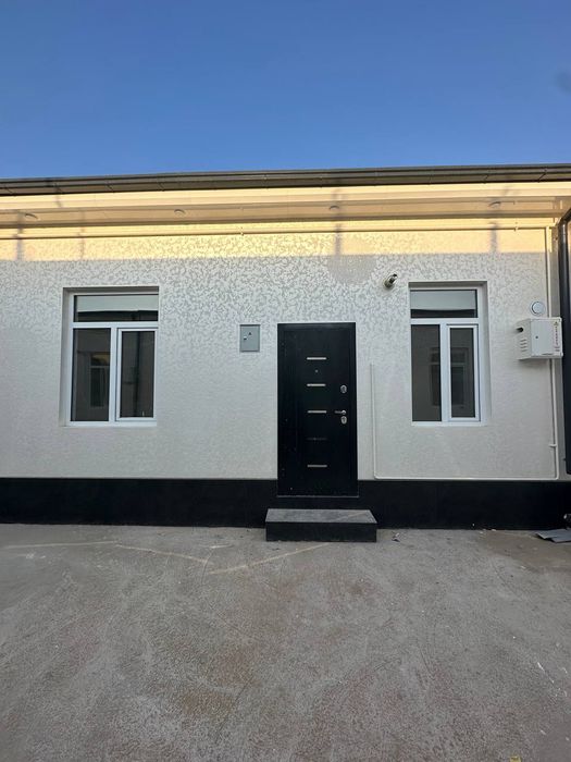 30 m² 1 xonali uy sotiladi, yevro remont, Yangihayot tumani — $45 000