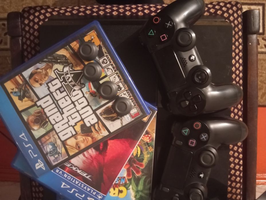 Пс 4 фат, 500гб, 2джостика, 4игры