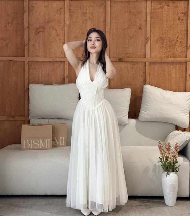 Белое новое платье