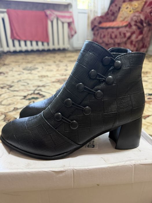 Продам обувь осений весений