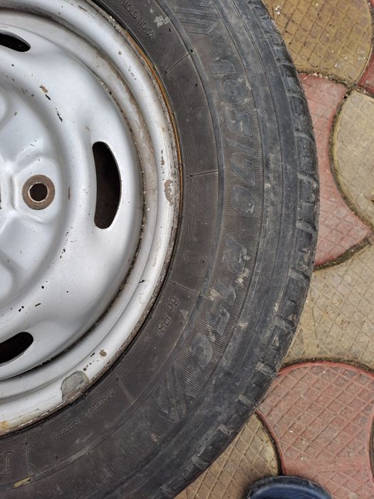 Vand 2 cauciucuri cu jante umflate 195/70 R15 C