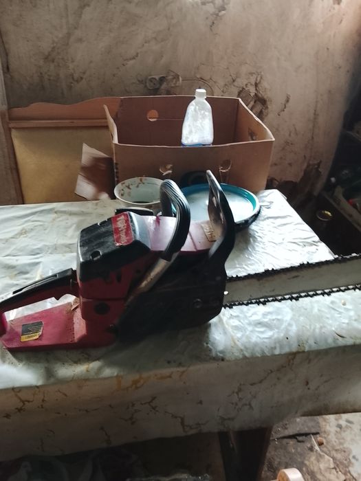 Продам бензопилу